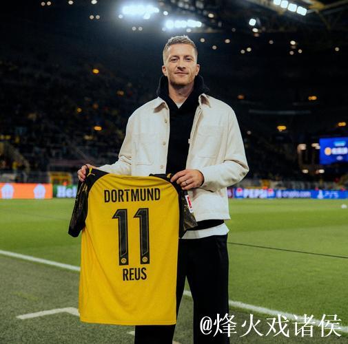 多特官方商城致敬11号传奇，为球迷免费印罗